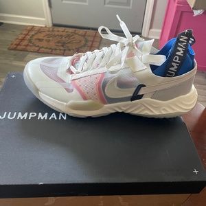 Mens delta breath Nike shoe size 10.5